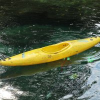 Eisbären und Kajaks